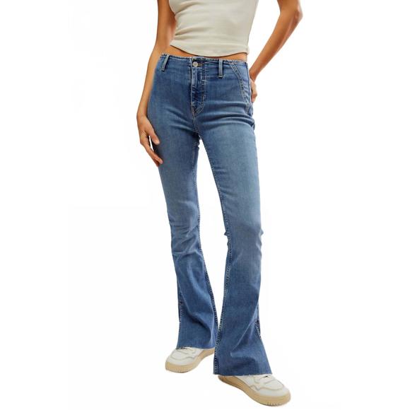 NEW FREE PEOPLE level up slit bootcut jean in sunburst blue - Picture 1 of 4